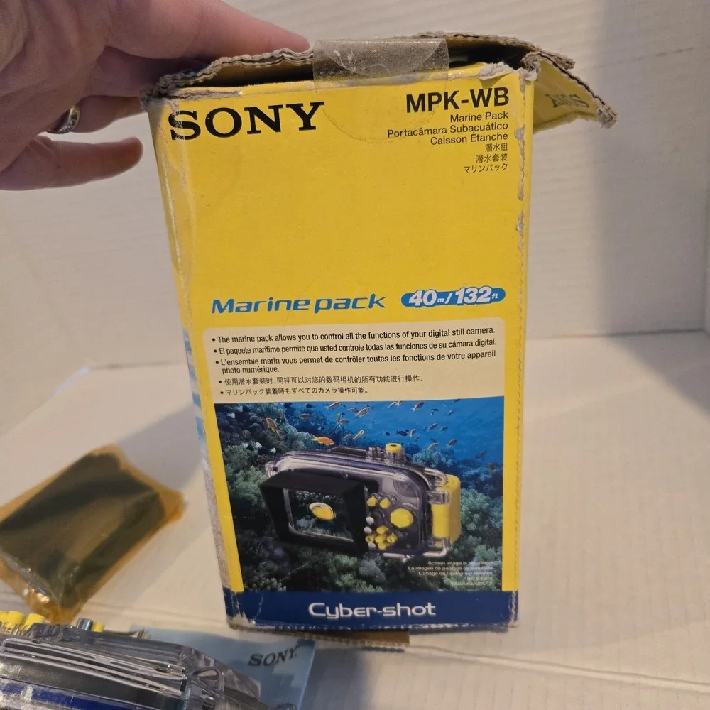 Sony Cyber-Shot Marine Pack. Water Proof. DSC-W200, W90, W85, W80.‎